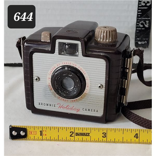 Vtg. Canadian Kodak Brownie Holiday camera.