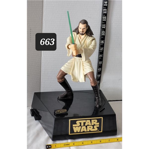 1999 Star Wars Qui-Gon Jinn interactive talking coin bank. Original sound, speaks phrases with comba