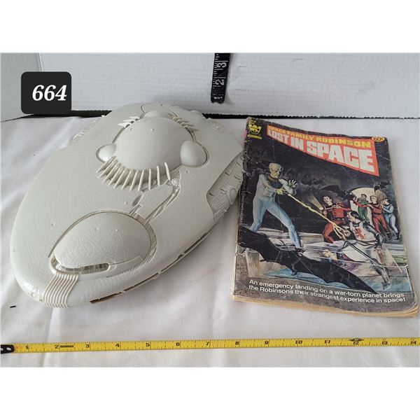 Jupiter 2 Lost in Space space ship model (incomplete) & 1969 Lost in Space comic.