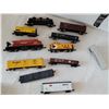 Image 6 : Vtg.N scale Train set. 10 cars, tracks, station, trees, tunnel & parts.