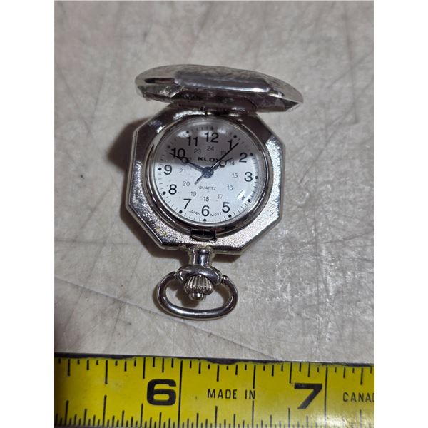 VINTAGE KLOX PENDANT QTZ, NEW BATT, RUNS