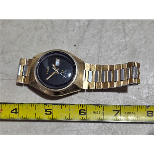 VINTAGE SEIKO DAY/DATE @3  QTZ WATCH, NEW BATT, RUNS