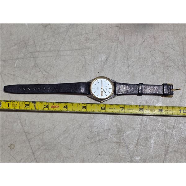 VINTAGE ELGIN DAY/DATE @3  QTZ WATCH, NEW BATT, RUNS