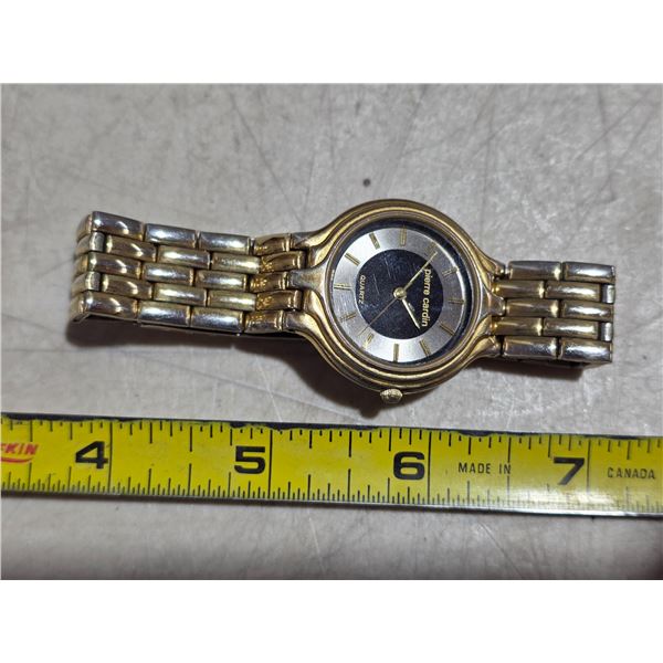 VINTAGE UNISEX  PIERRE CARDIN QTZ, NEW BATT, RUNS