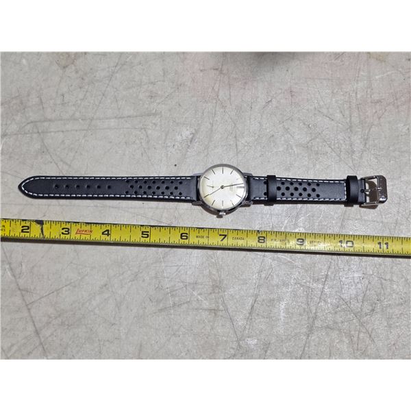 VINTAGE MENS 17J MAN WIND, SUB 2ND DIAL,RUNS