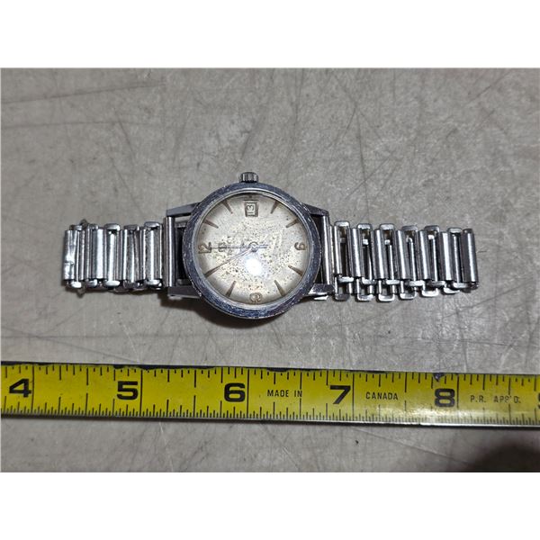 VINTAGE  TISSOT  17 J MAN WIND,DATE @3, RUNS