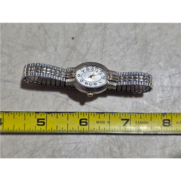 VINTAGE LADIES  QTZ, NEW BATT, RUNS