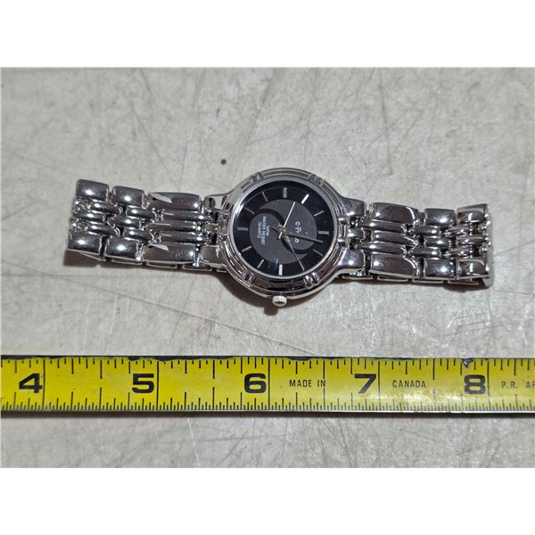 VINTAGE UNISEX  E-POLO QTZ, NEW BATT, RUNS