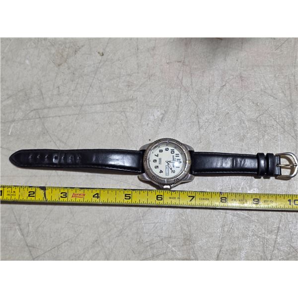 VINTAGE TIMEX EXPEDTION QTZ ,INDIGLO, DAY/DATE @3 RUNS