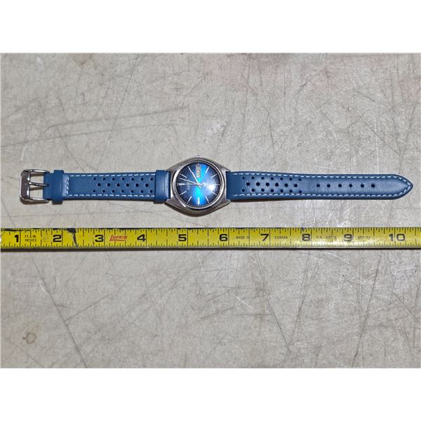 VINTAGE SEIKO 0903-7009 DAY/DATE @3  QTZ WATCH, NEW BATT, RUNS