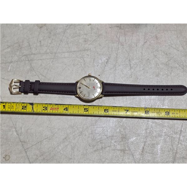 VINTAGE ACCURIST, SUB DIAL, DATE @3 MAN WIND,  RUNS