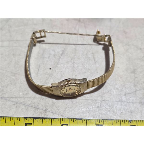 VINTAGE LADIES ETERNITY QTZ, NEW BATT, RUNS