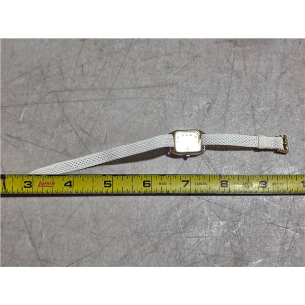 VINTAGE LADIES GENEVE QTZ, NEW BATT, RUNS