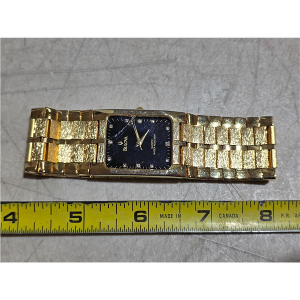 VINTAGE DESIGNER QTZ, NEW BATT, RUNS, MISSING CASEBACK