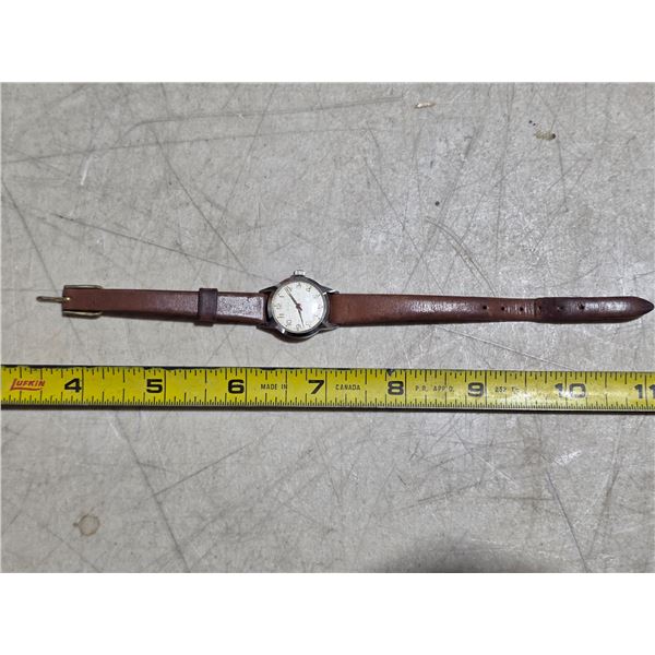 VINTAGE LADIES ELGIN 17J, MAN WIND,   RUNS