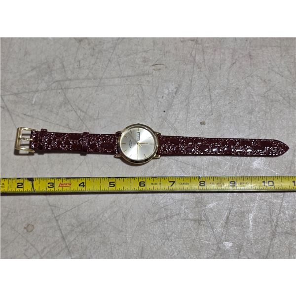 ROTARY QTZ DAY/DATE @3, NEW BATT, RUNS