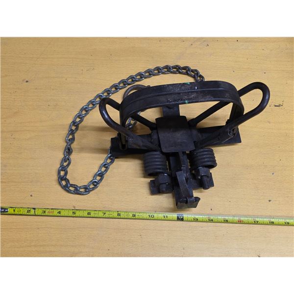 Vintage northern trapline leg trap- works good