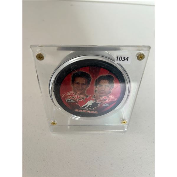 Team Canad Hockey Puck - Kariya / Sakic