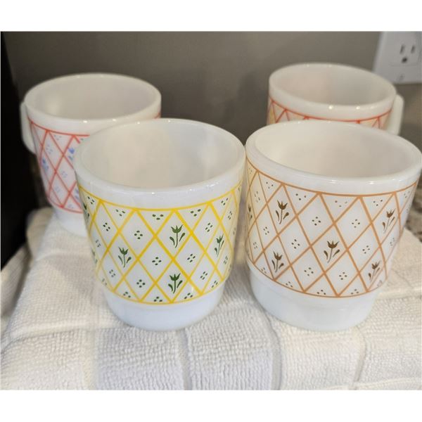 Set of 4 new Termocrisa Temro-Rey vintage milk glass tulip flower stacking mugs.  In original box.