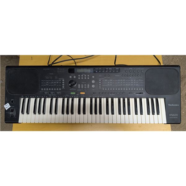 Technics KN600 PCM Keyboard (works)