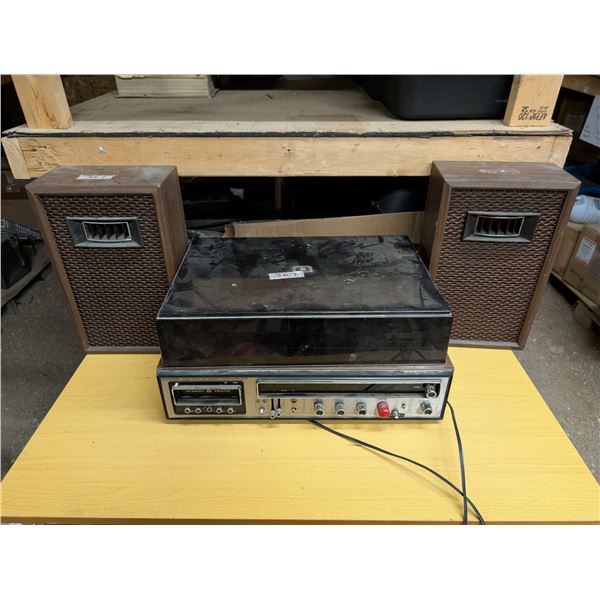 Holiday AM/FM Stereo Recorder (8-Track and Record Player w/ Speakers, Non Tested)