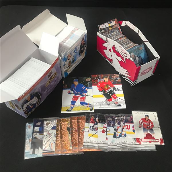 2 BOXES OF LOOSE HOCKEY TRADING CARDS