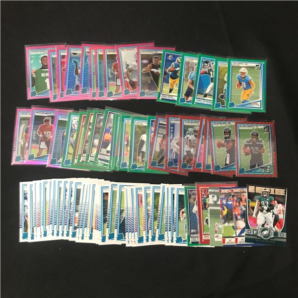 LOT OF LOOSE NFL TRADING CARDS INCLUDING SEVERAL RATED ROOKIES