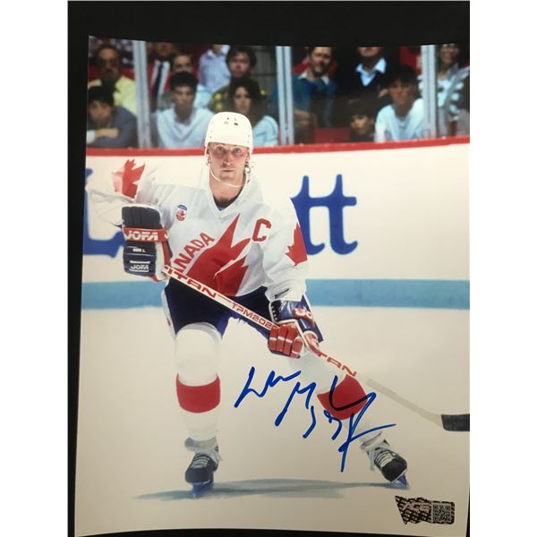 WAYNE GRETZKY SIGNED 8X10 PHOTO ACE COA