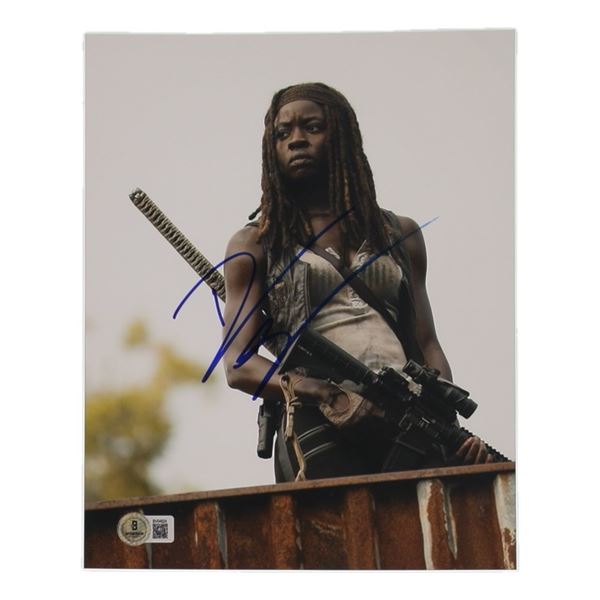 DANAI GURIRA SIGNED WALKING DEAD 8X10 - BECKETT COA