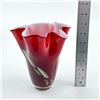 Image 11 : RED CASED ART GLASS FAZZOLETTO EDGE FLOWER VASE