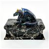 Image 4 : BLUE DRAGON LIDDED BLACK ROSE COFFIN TRINKET BOX
