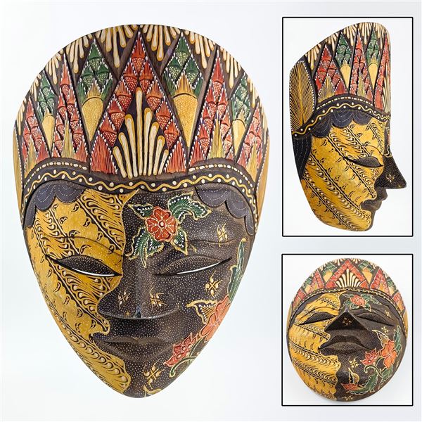 VINTAGE HAND MADE WOODEN BATIK MASK CARVING