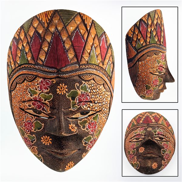 VINTAGE HAND MADE WOODEN BATIK MASK CARVING