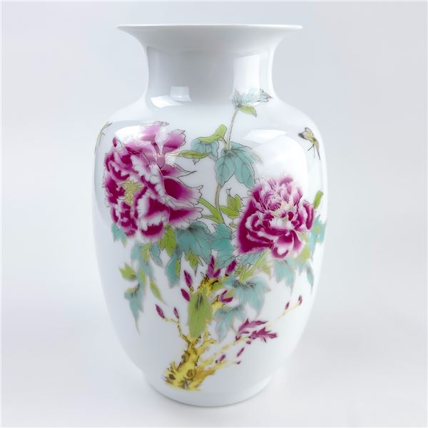 CHINESE FAMILLE ROSE STYLE PORCELAIN VASE - PEONYS