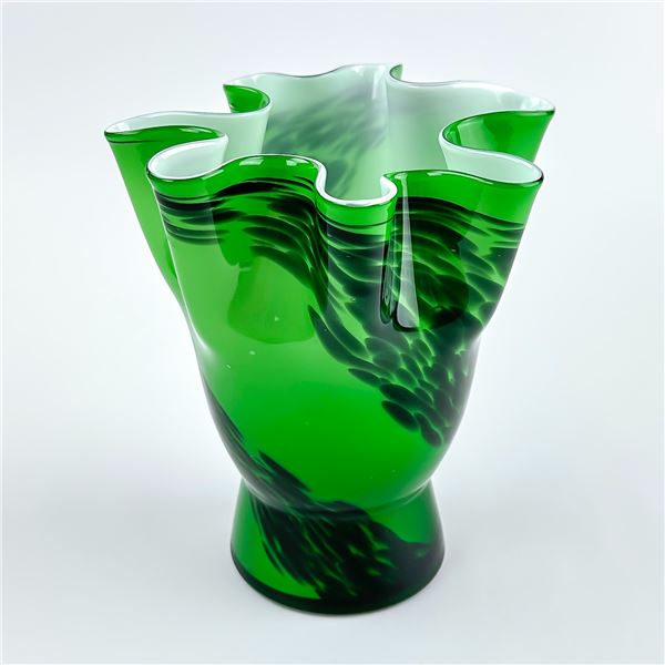 VTG CASED ART GLASS HANDKERCHIEF VASE SCULPTURE