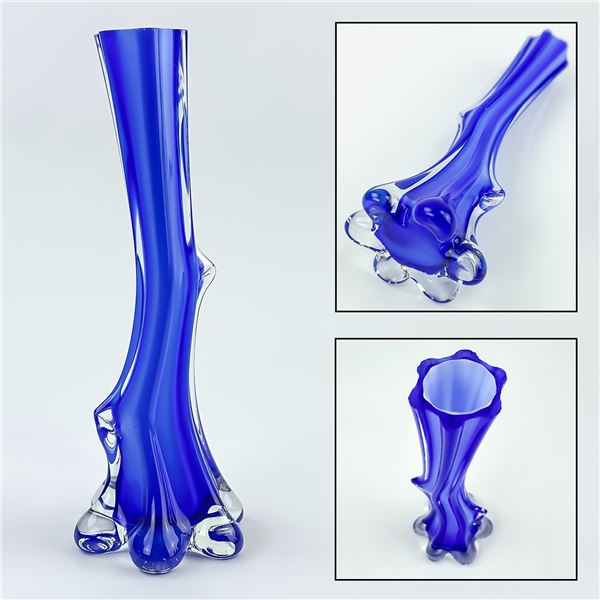COBALT BLUE CASED ART GLASS SOLIFLORE FLOWER VASE