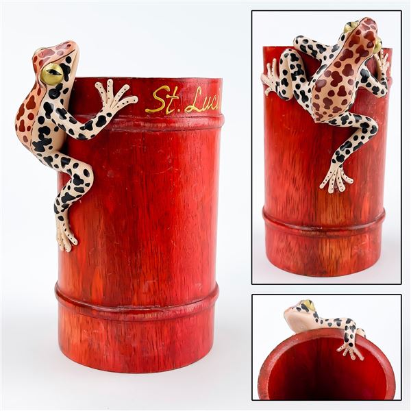 VTG BAMBOO PENCIL HOLDER WITH FROG SCULPTURE