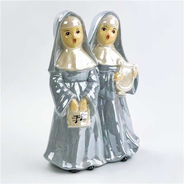 VINTAGE CERAMIC LUSTRE WARE SINGING NUNS STATUE