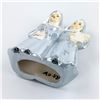 Image 4 : VINTAGE CERAMIC LUSTRE WARE SINGING NUNS STATUE