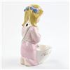 Image 6 : YOUNG GIRL PRAYING - HOLY WATER WALL SCULPTURE