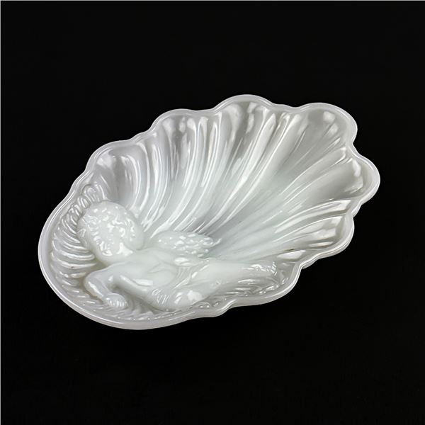 AVON ANGEL CHERUB MILK GLASS SHELL SOAP DISH