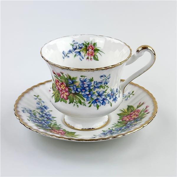 PARAGON MAJESTY THE QUEEN TEA CUP & SAUCER SET
