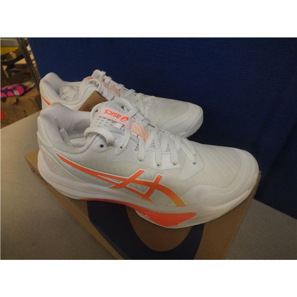 Oasics Size 6 Ladies Shoes