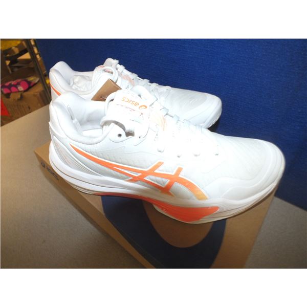Oasics Size 7 Ladies Shoes