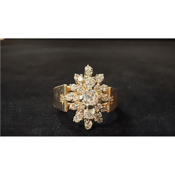 APPROX 14K LADIES CLUSTER RING SET WITH DIAMONDS (.02-.25CT, 6G)