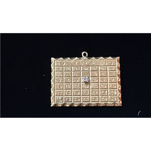 APPROX 14K PENDANT SET WITH DIAMOND (.04CT, 13.8G)