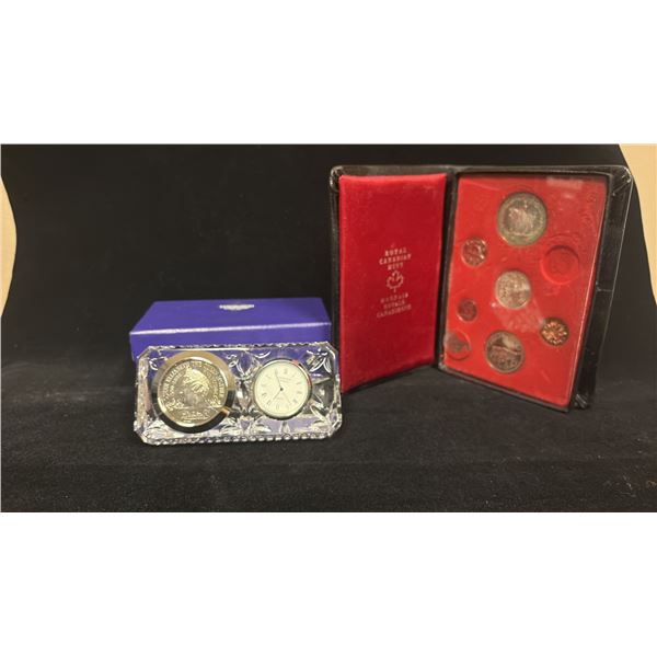 1973 CANADA SILVER DOLLAR & QEI QUEEN MOTHER COMMEMORATIVE COIN WITH CRYSTAL CLOCK