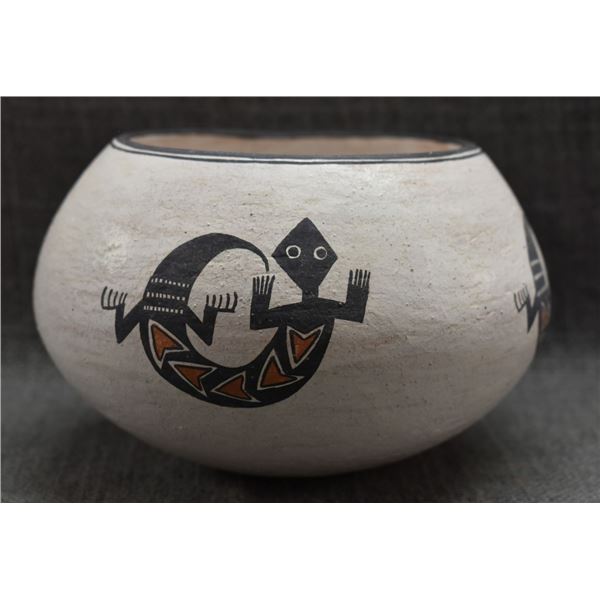 ACOMA POTTERY BOWL (EMMA LEWIS)