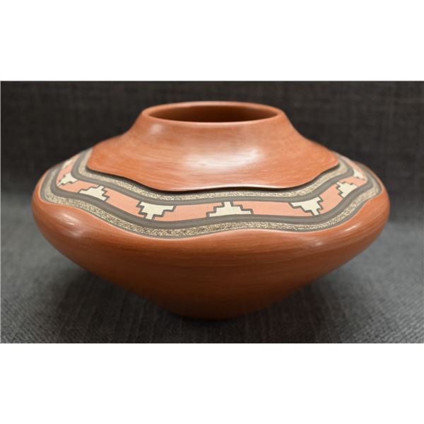 JEMEZ POTTERY VASE (FRAGUA)