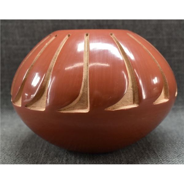 SANTA CLARA POTTERY JAR (TRICIA VELARDE)